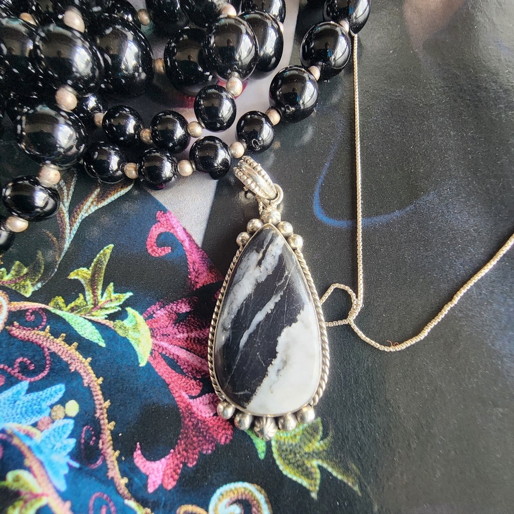 Beautiful White Buffalo Turquoise Pendant 🖤🤍